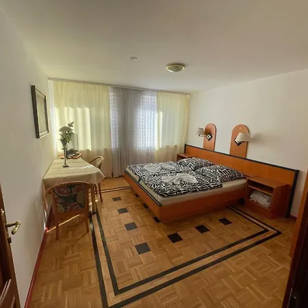 Doppelbett 22 Apartment